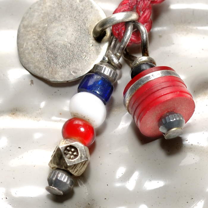 on the sunny side of the street 210-211 red item photo2