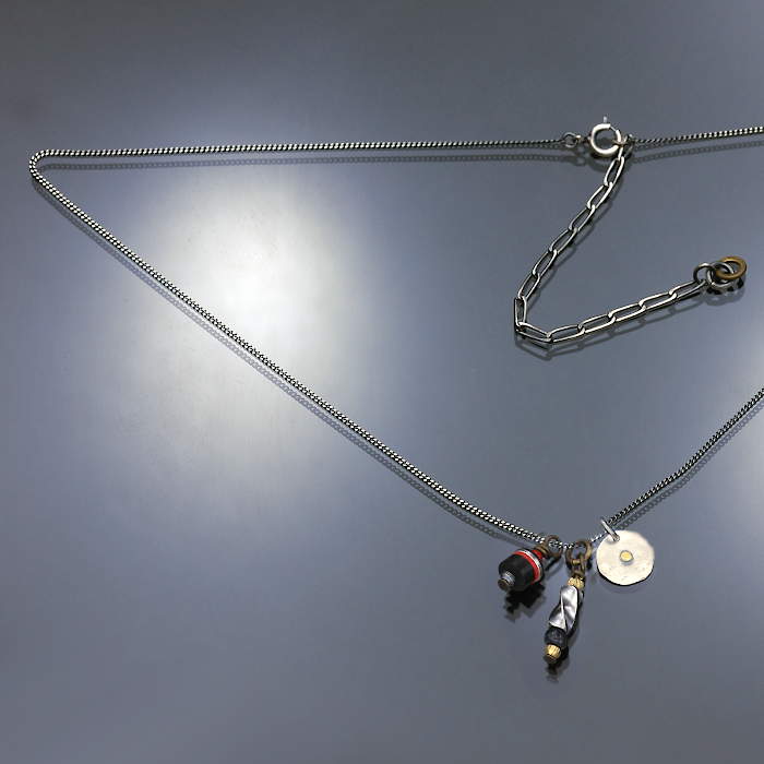 on the sunny side of the street 210-212 black item photo2